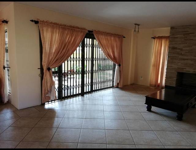 4 BEDROOM HOUSE FOR SALE IN NIEUW MUCKLENEUK